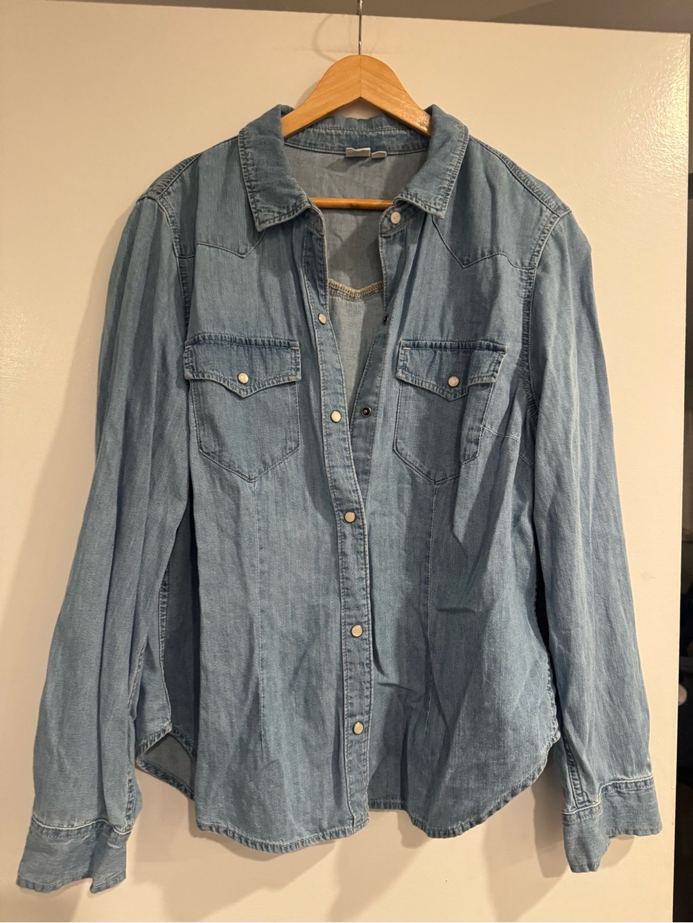 GAP Light Blue western Denim Button-Down Shirt large | closet staple